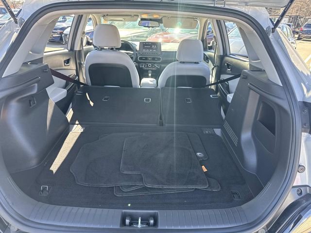 Used 2023 Hyundai Kona SEL w/ Cargo Package image 9