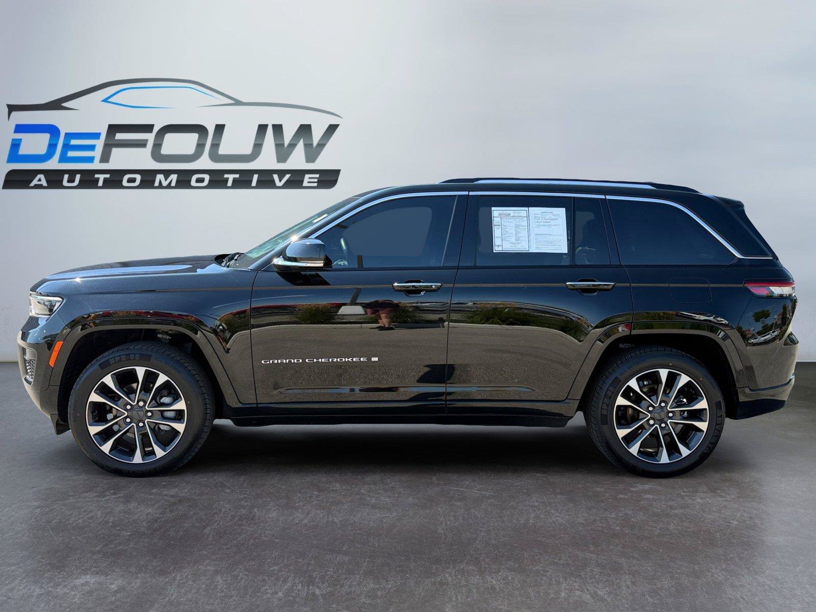 Used 2022 Jeep Grand Cherokee Overland AWD/4WD image 6