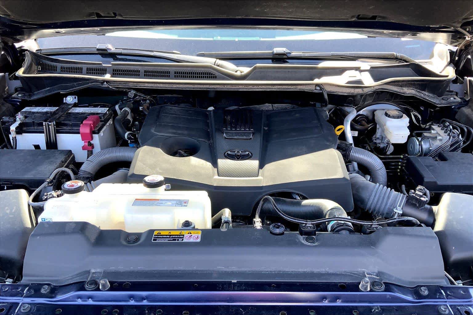 Used 2024 Toyota Tundra Limited w/ Power Package image 32