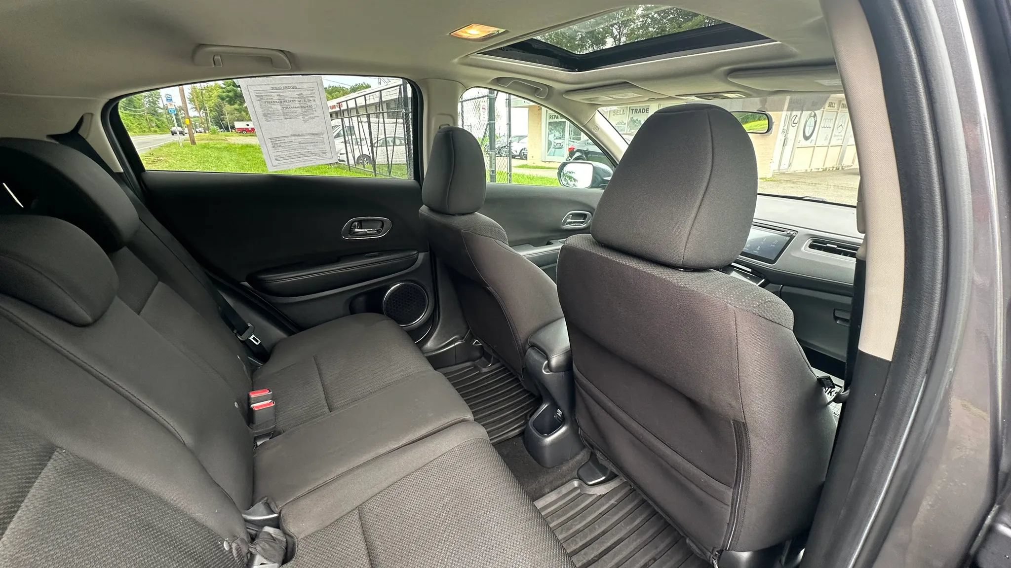 Used 2016 Honda HR-V EX image 29