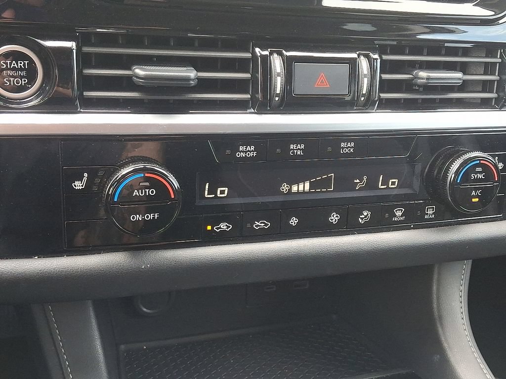 Used 2024 Nissan Pathfinder SV FWD image 15