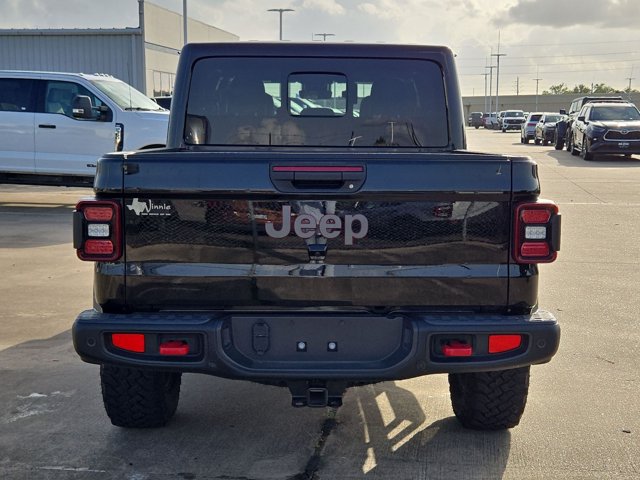 Used 2024 Jeep Gladiator Rubicon AWD/4WD image 4