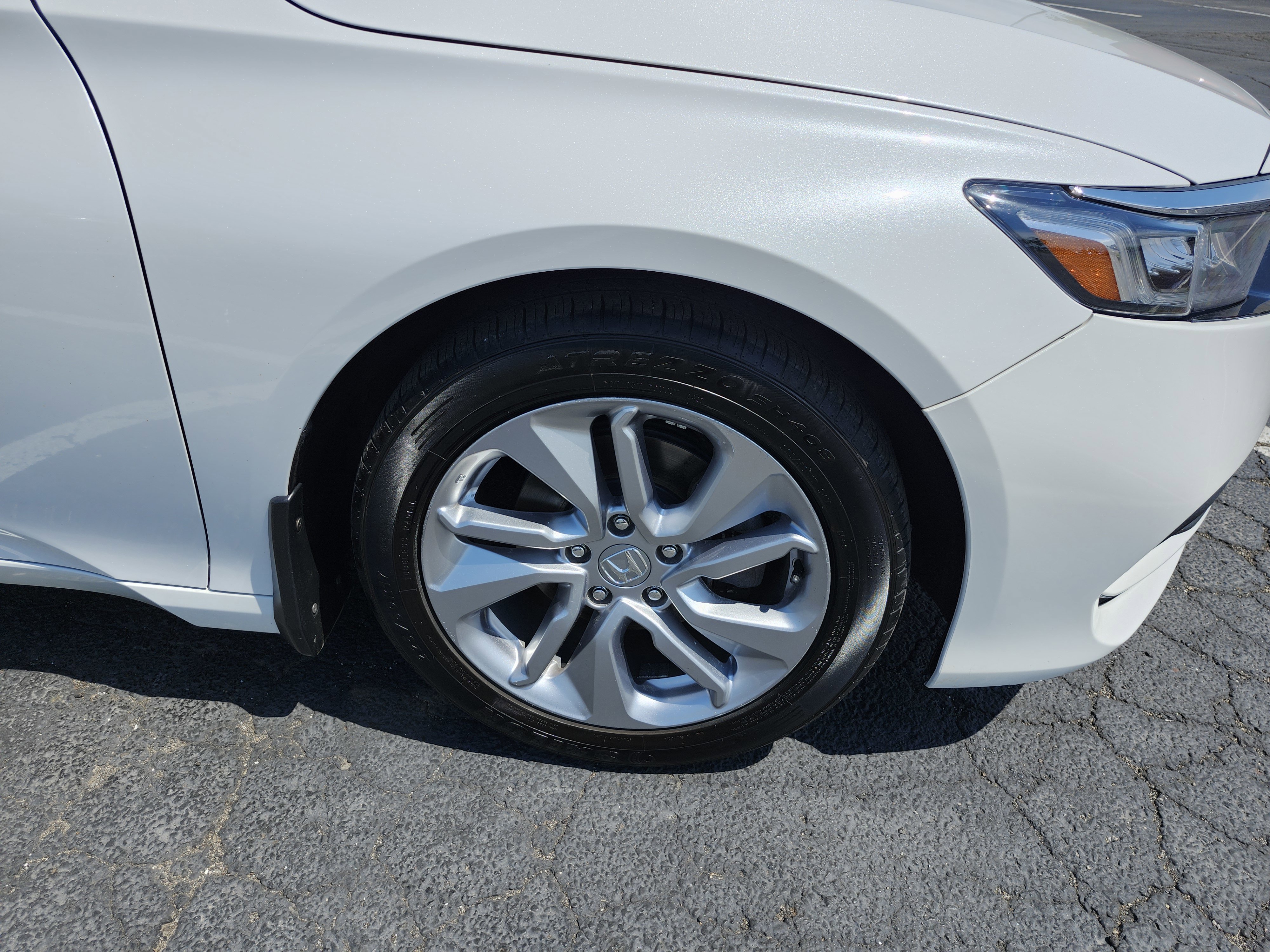 Used 2018 Honda Accord LX image 9