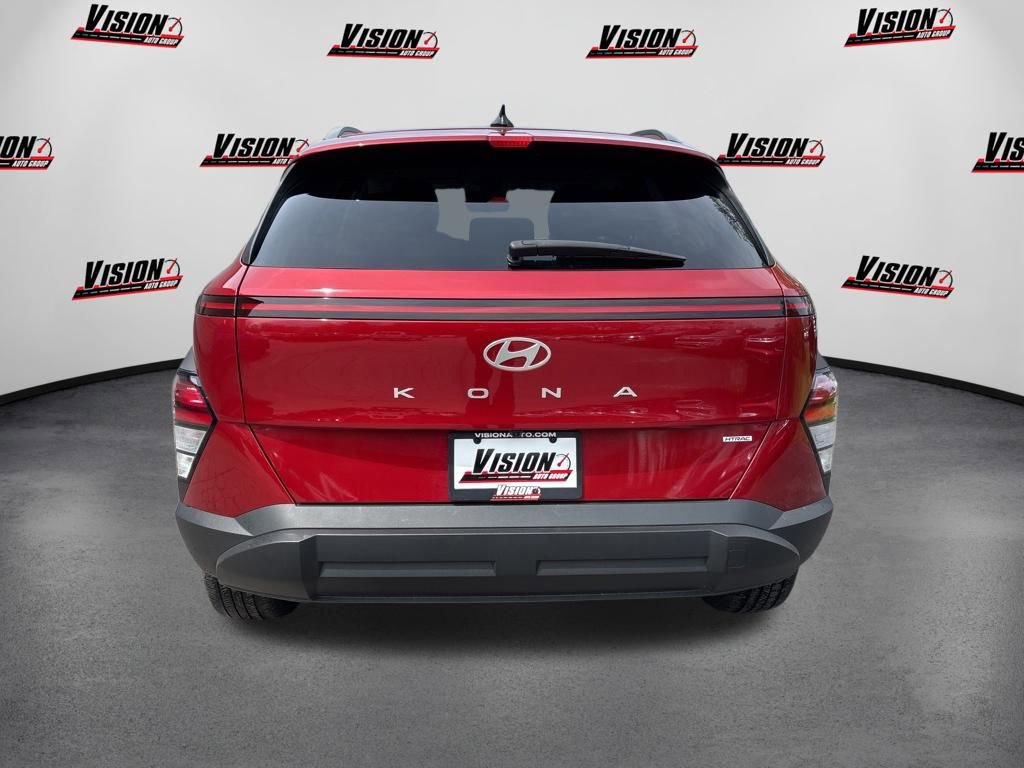 Certified 2024 Hyundai Kona SEL AWD/4WD image 4