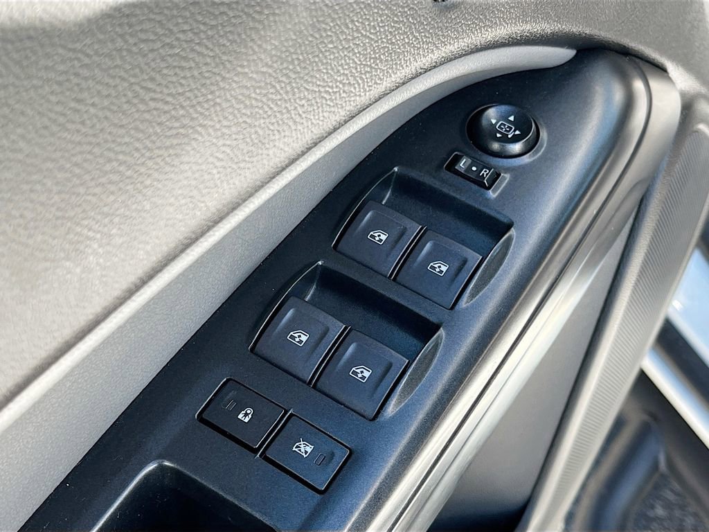 Used 2022 Chevrolet Colorado W/T w/ Custom Special Edition image 17