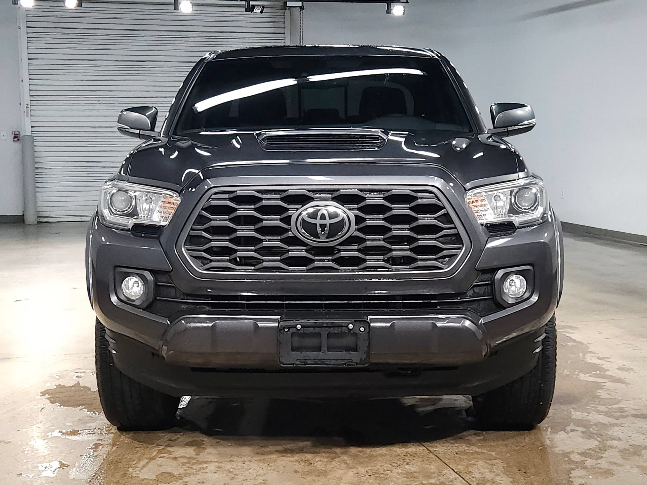 Used 2020 Toyota Tacoma TRD Sport w/ Technology Package AWD/4WD image 2