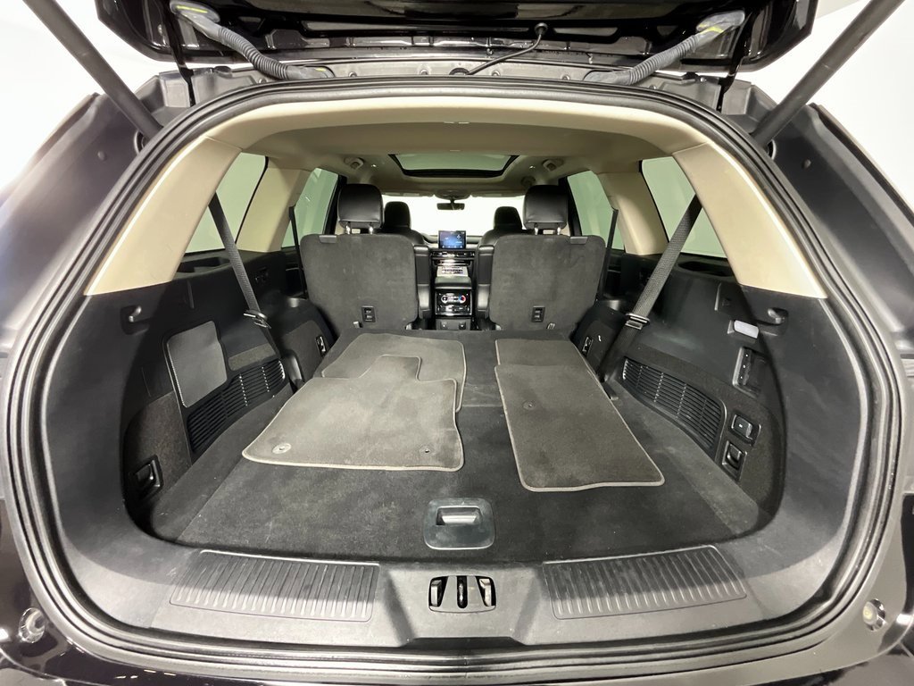 Used 2023 Lincoln Aviator 2WD w/ Premium Package image 28