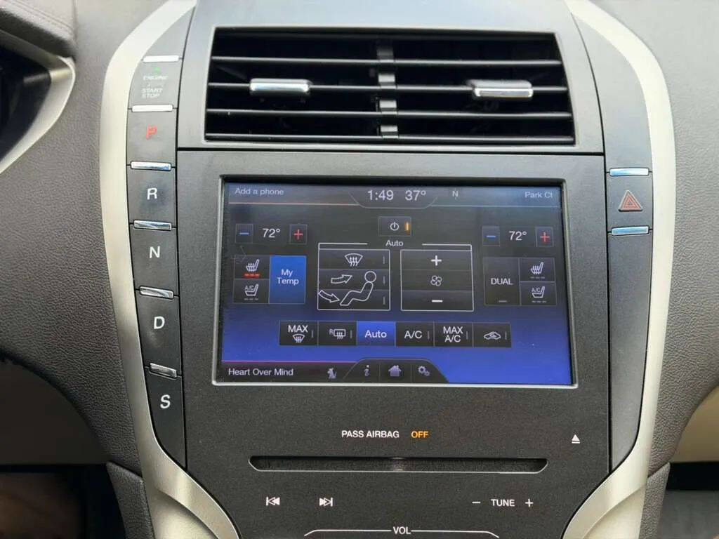 Used 2013 Lincoln MKZ Base V6 4dr Sedan FWD image 18