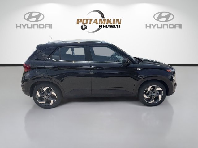 New 2026 Hyundai Venue SEL FWD image 4