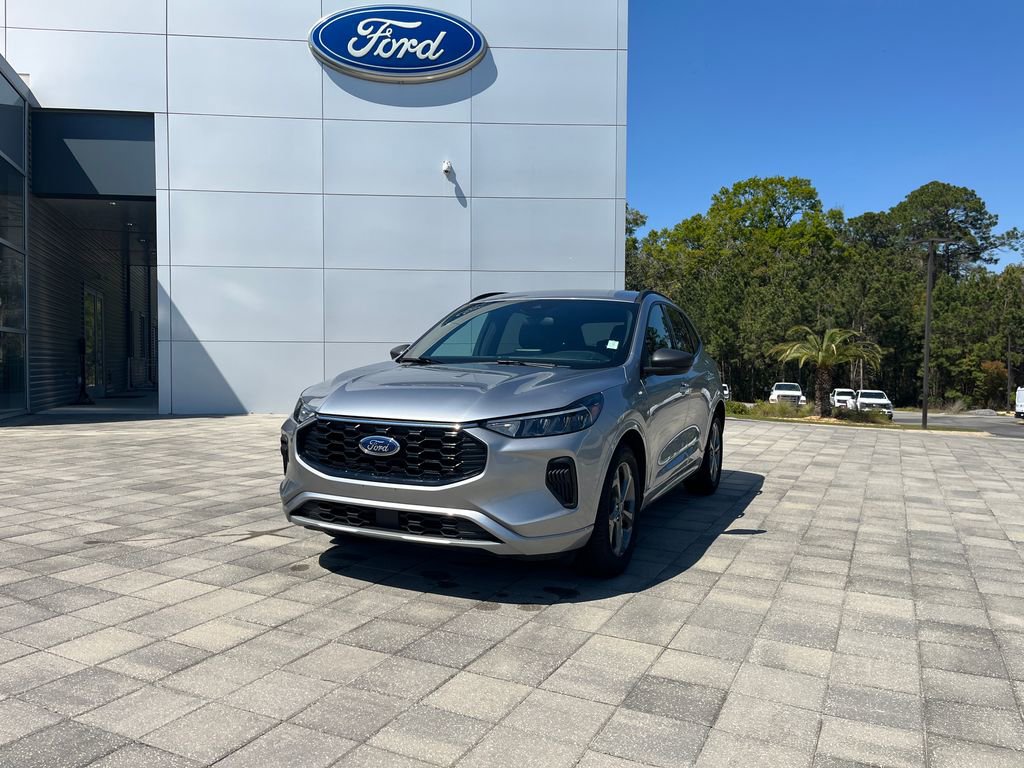 Used 2023 Ford Escape ST-Line image 2