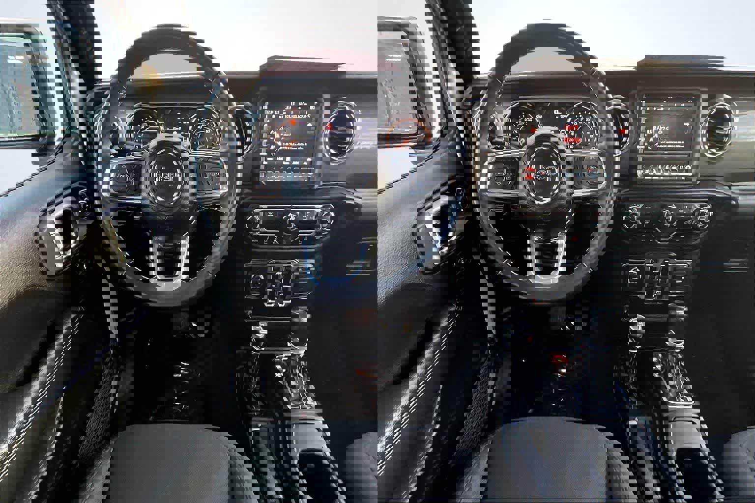 Used 2023 Jeep Wrangler Sahara image 15