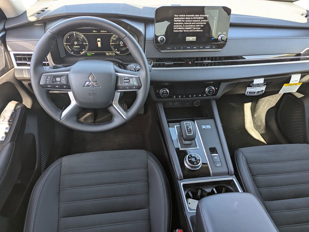 Used 2025 Mitsubishi Outlander 4WD Plug-In Hybrid image 31