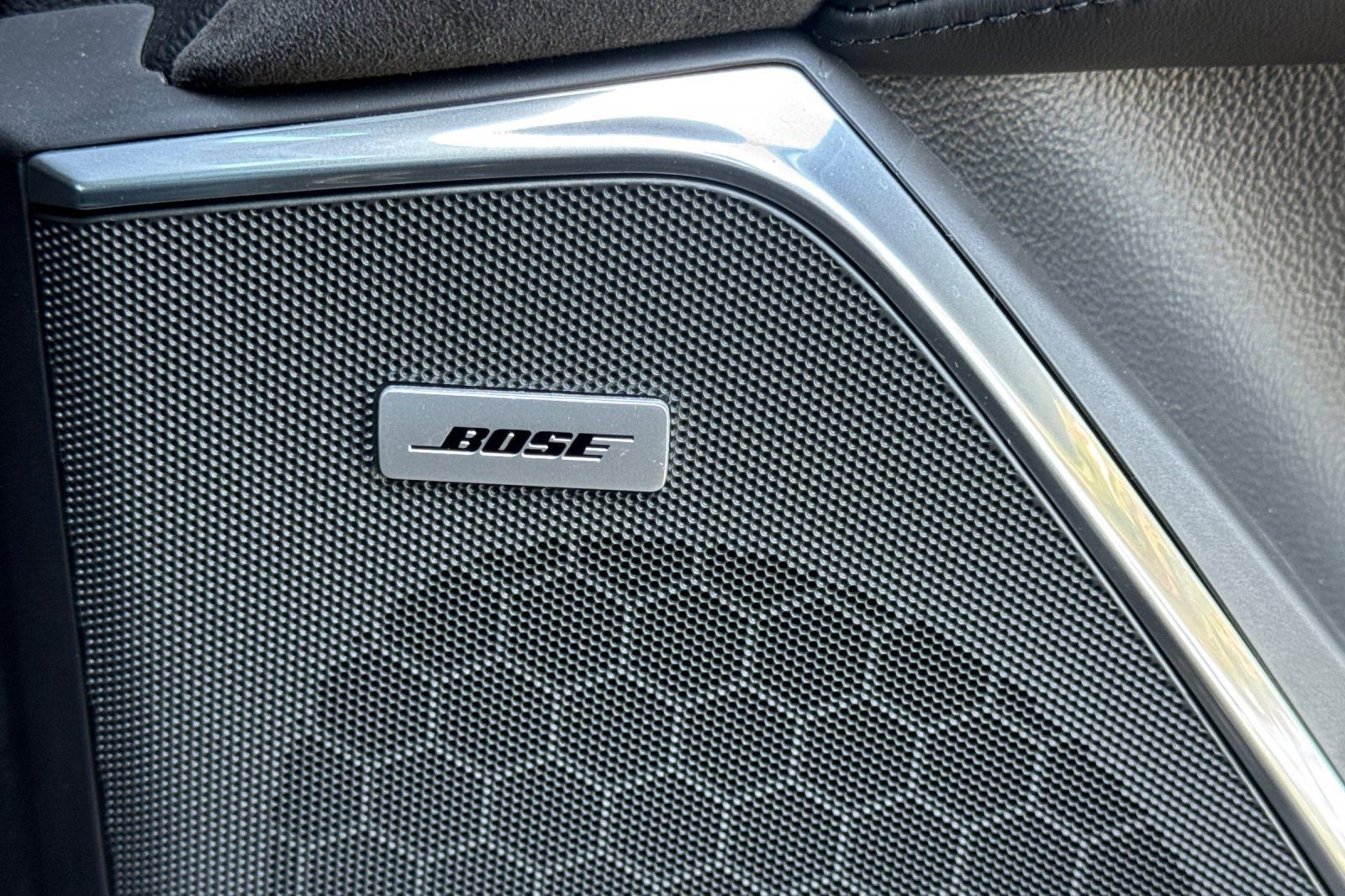 Used 2019 Cadillac Escalade ESV Platinum image 44