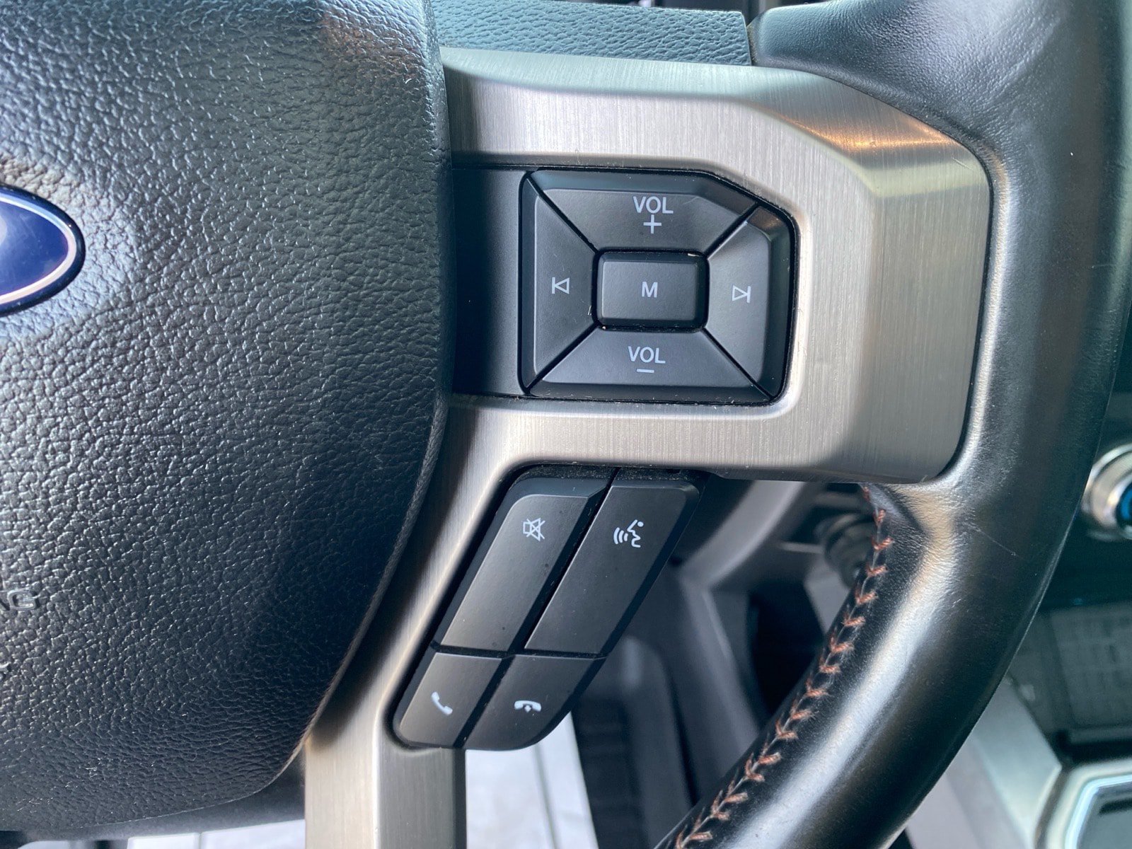 Used 2021 Ford F350 Platinum w/ FX4 Off-Road Package AWD/4WD image 20