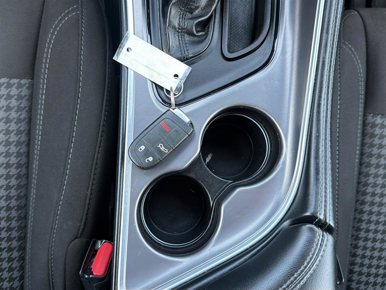 Used 2022 Dodge Challenger SXT RWD image 17