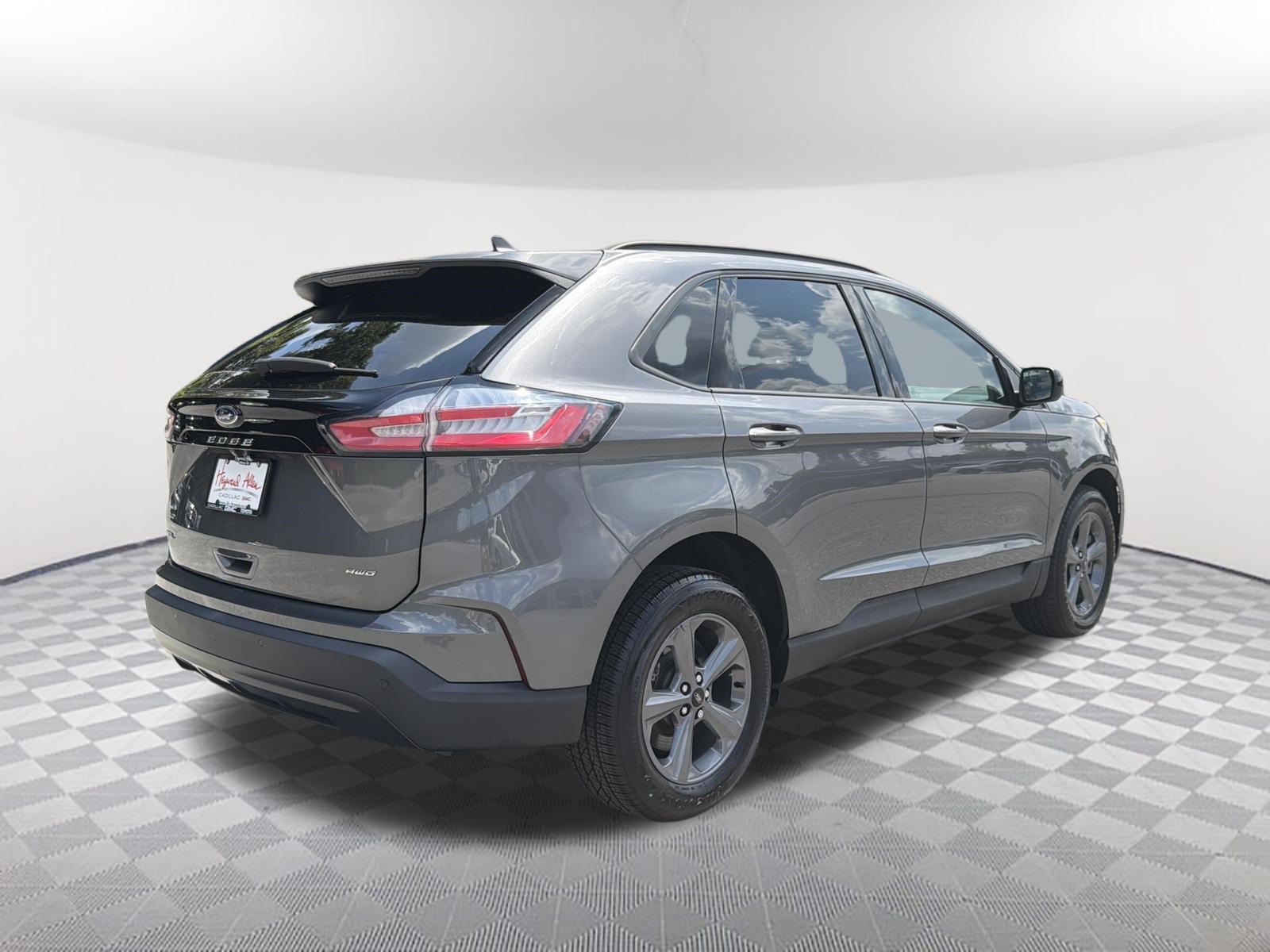 Used 2023 Ford Edge SEL w/ Sport Appearance Package AWD/4WD image 6