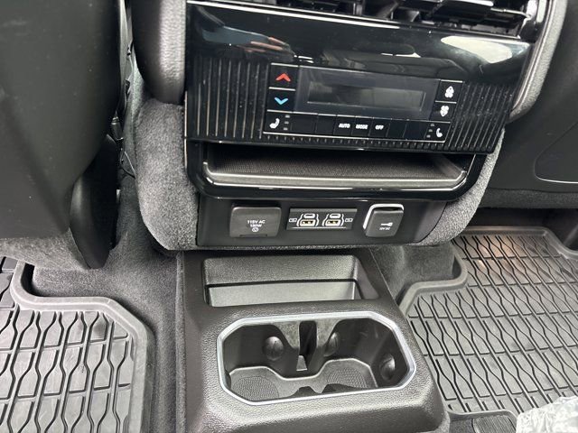 Used 2023 Jeep Wagoneer Series III w/ Premium Group I image 22