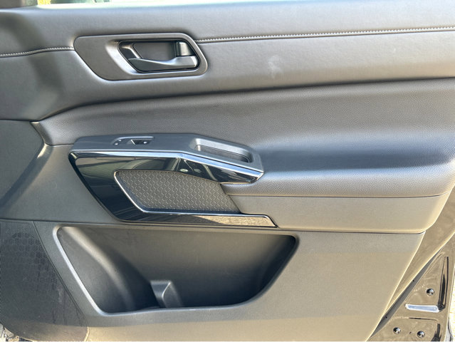 Certified 2024 Nissan Pathfinder SV image 9
