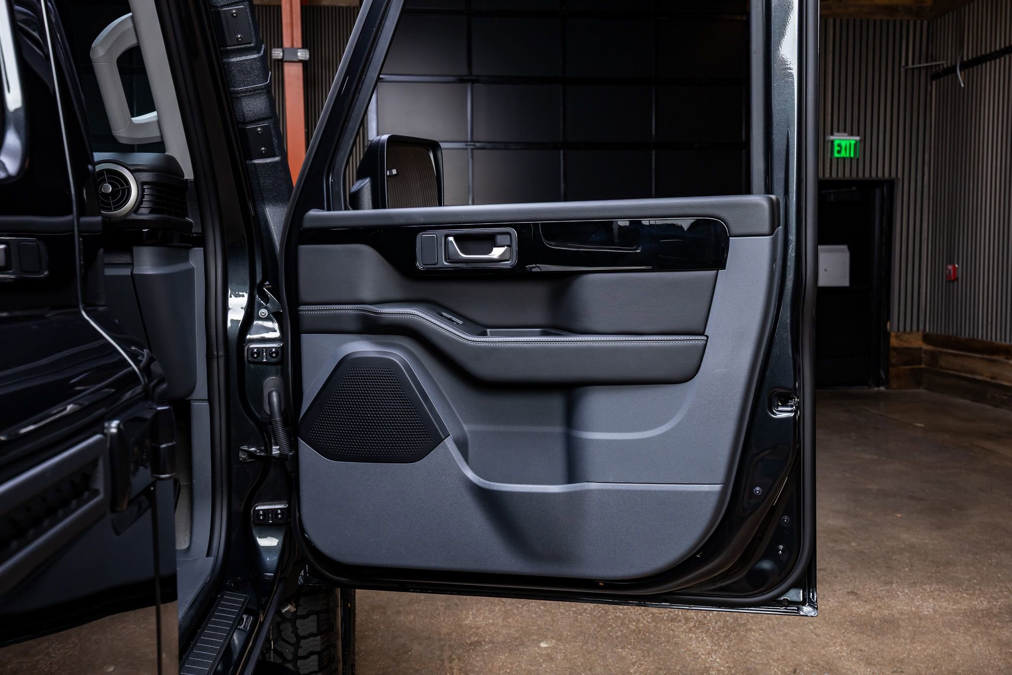 Used 2024 INEOS Grenadier Fieldmaster Edition image 33