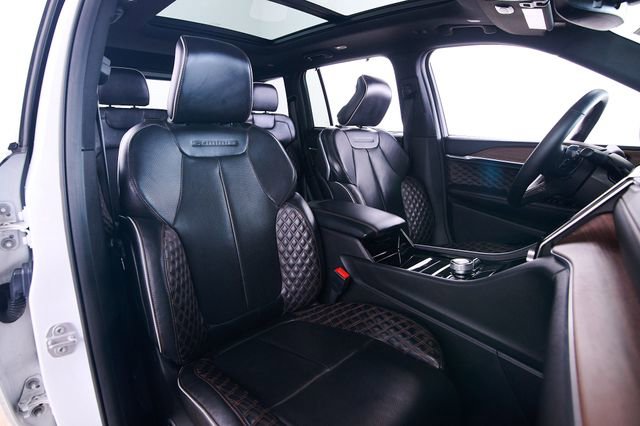 Used 2022 Jeep Grand Cherokee Summit w/ Luxury Tech Group V image 21