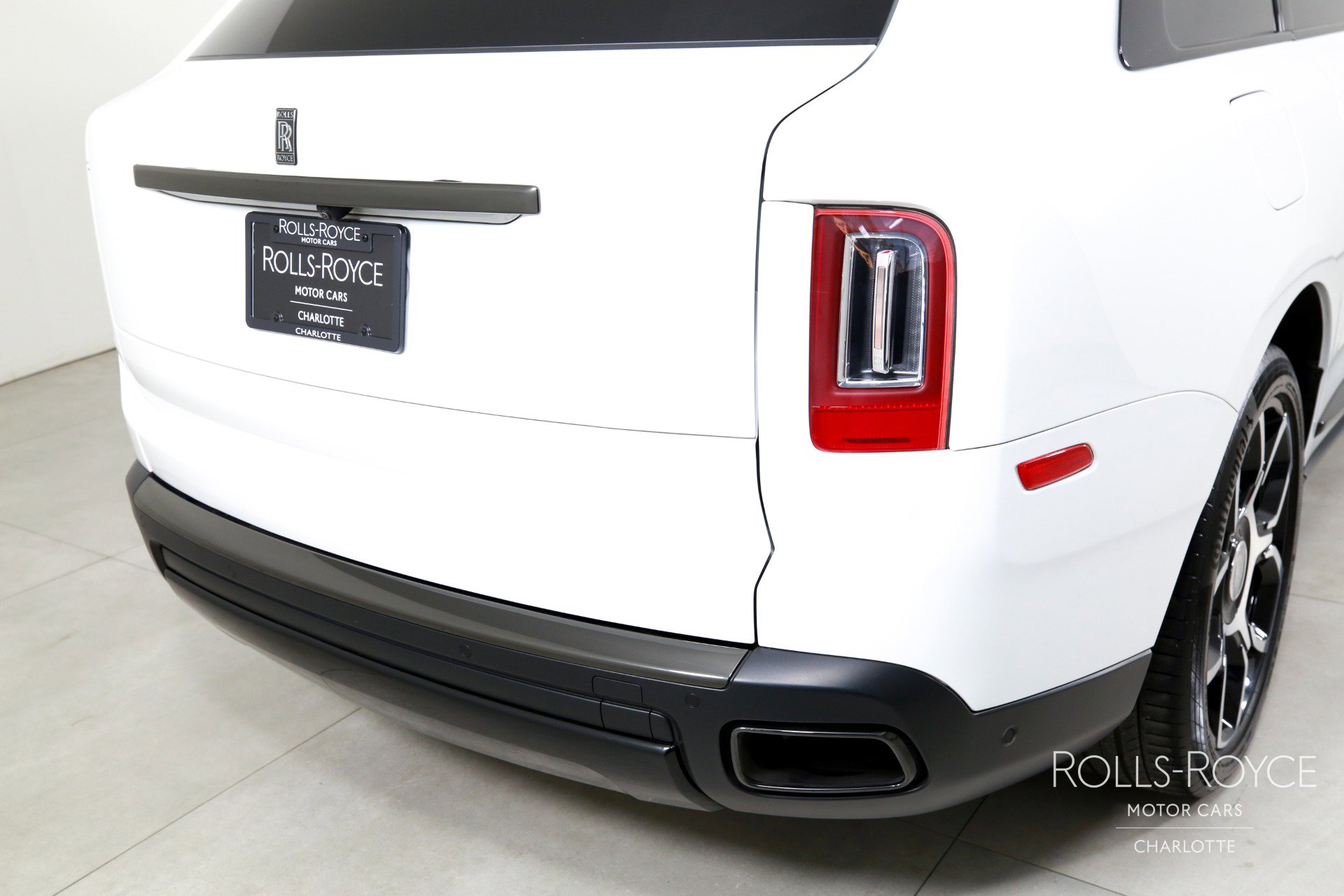 Used 2021 Rolls-Royce Cullinan Black Badge image 48