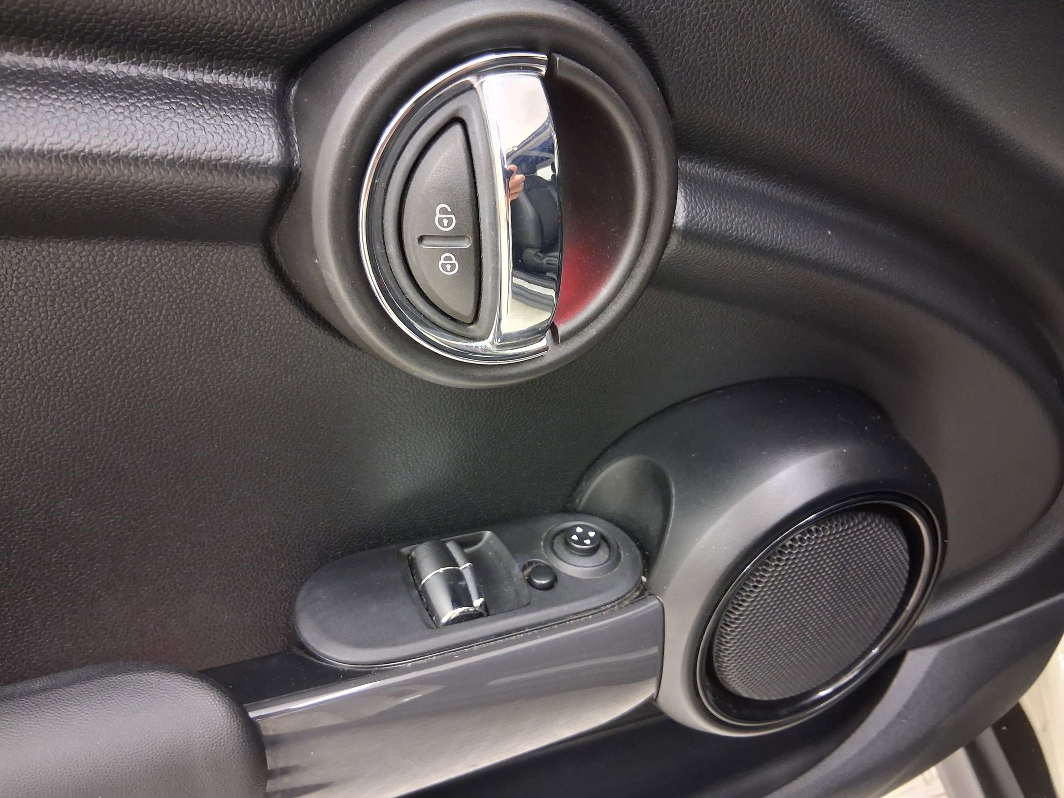 Certified 2015 MINI Cooper 2-Door Hardtop image 12