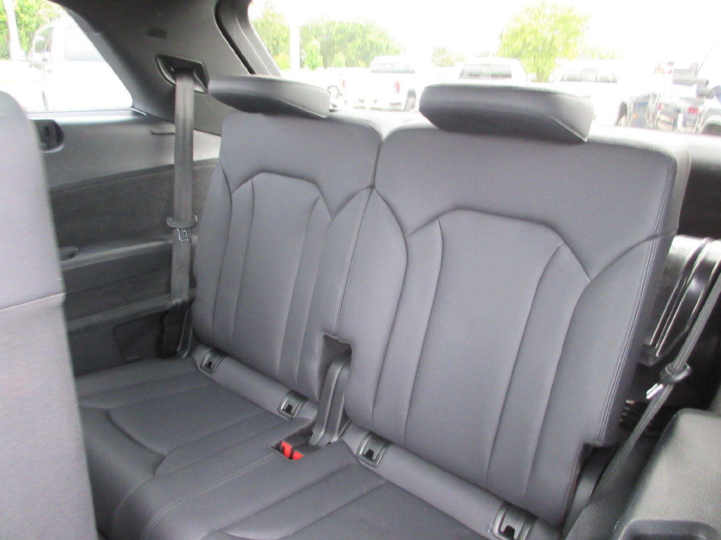 Used 2023 Audi Q7 3.0T Premium w/ Convenience Package AWD/4WD image 23