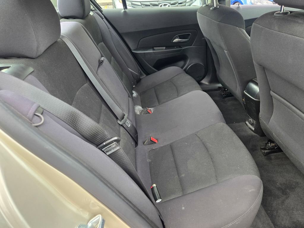 Used 2013 Chevrolet Cruze LT FWD image 12
