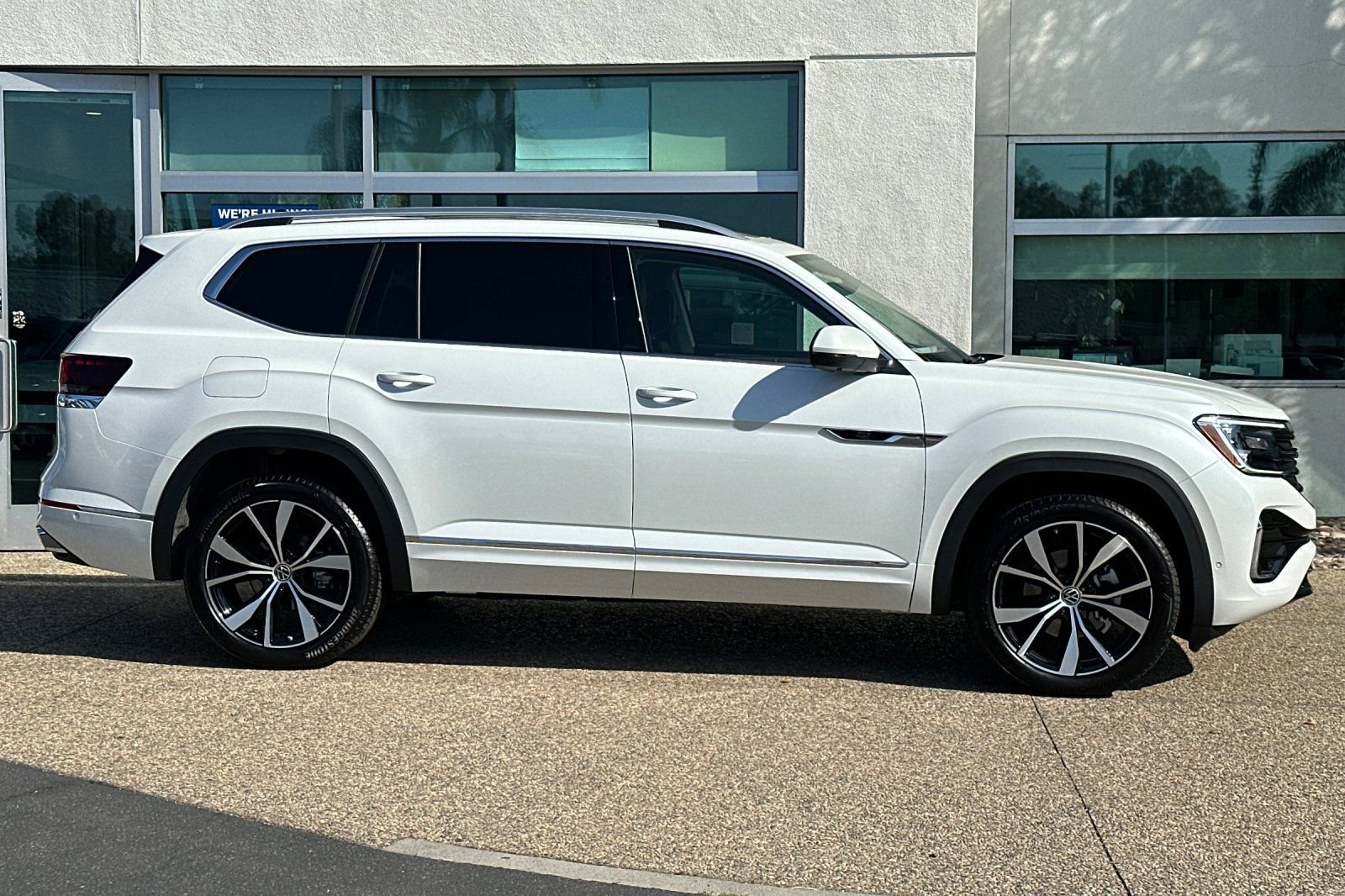 New 2026 Volkswagen Atlas SEL Premium R-Line image 3