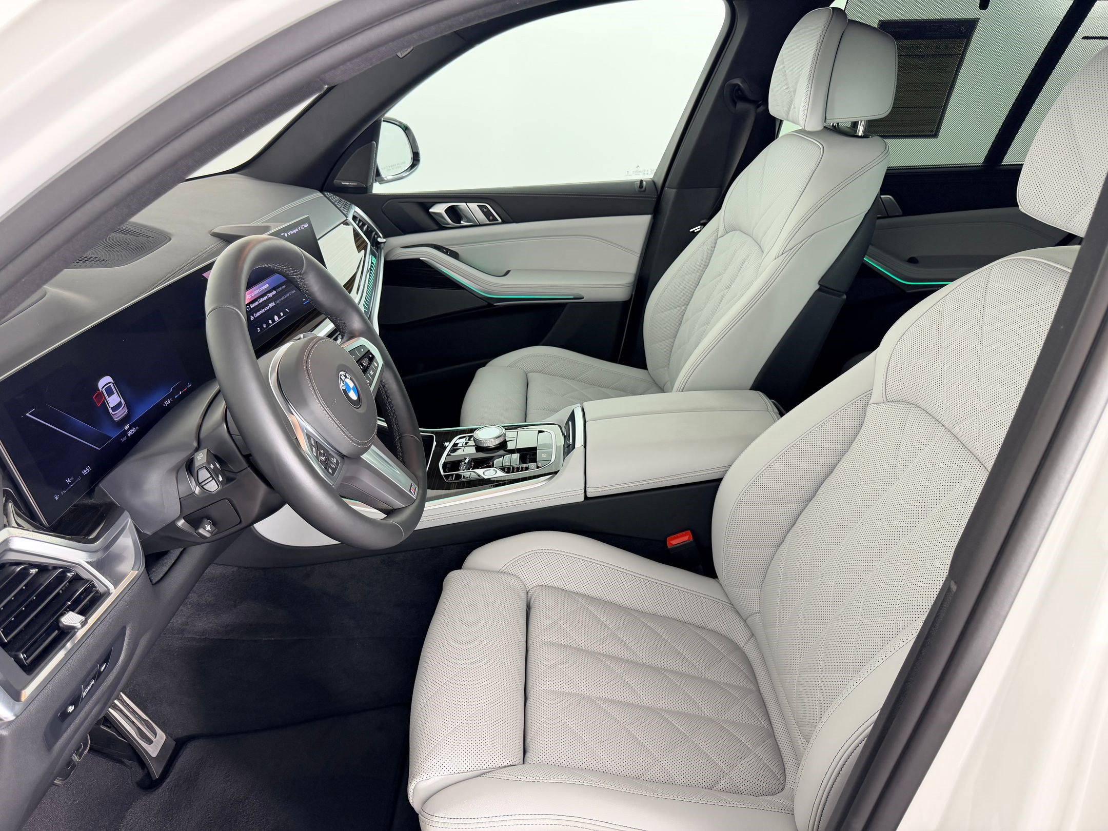 Certified 2026 BMW X5 xDrive40i w/ Executive Package AWD/4WD image 5