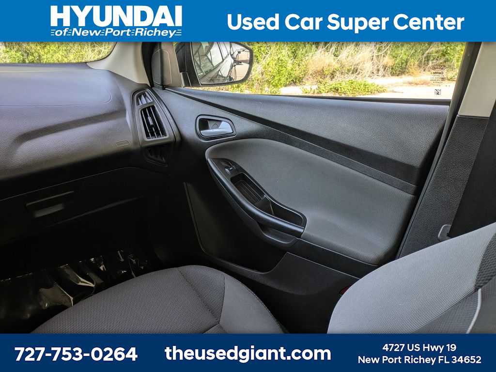 Used 2014 Ford Focus SE FWD image 17