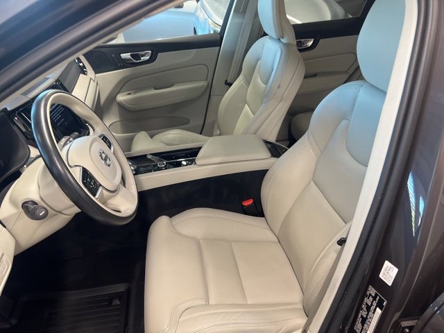 Used 2022 Volvo XC60 B6 Inscription w/ Protection Package Premier image 24