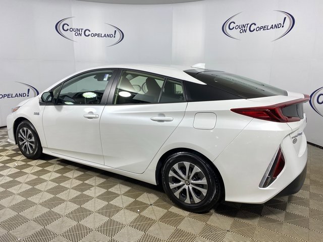 Certified 2022 Toyota Prius Prime XLE image 4