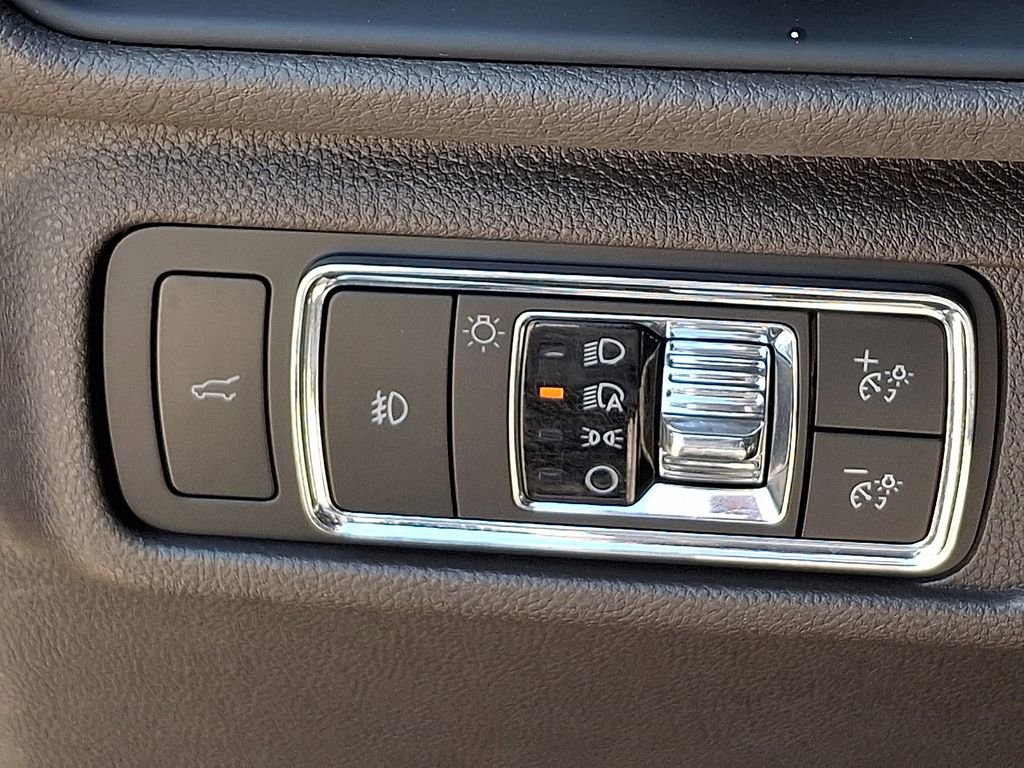 Used 2021 Lincoln Corsair Reserve w/ Equipment Group 201A image 27