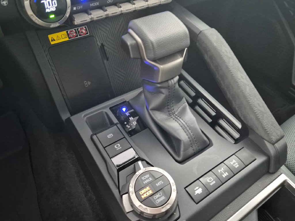 Used 2025 Toyota Tacoma 4x4 Double Cab Hybrid image 17