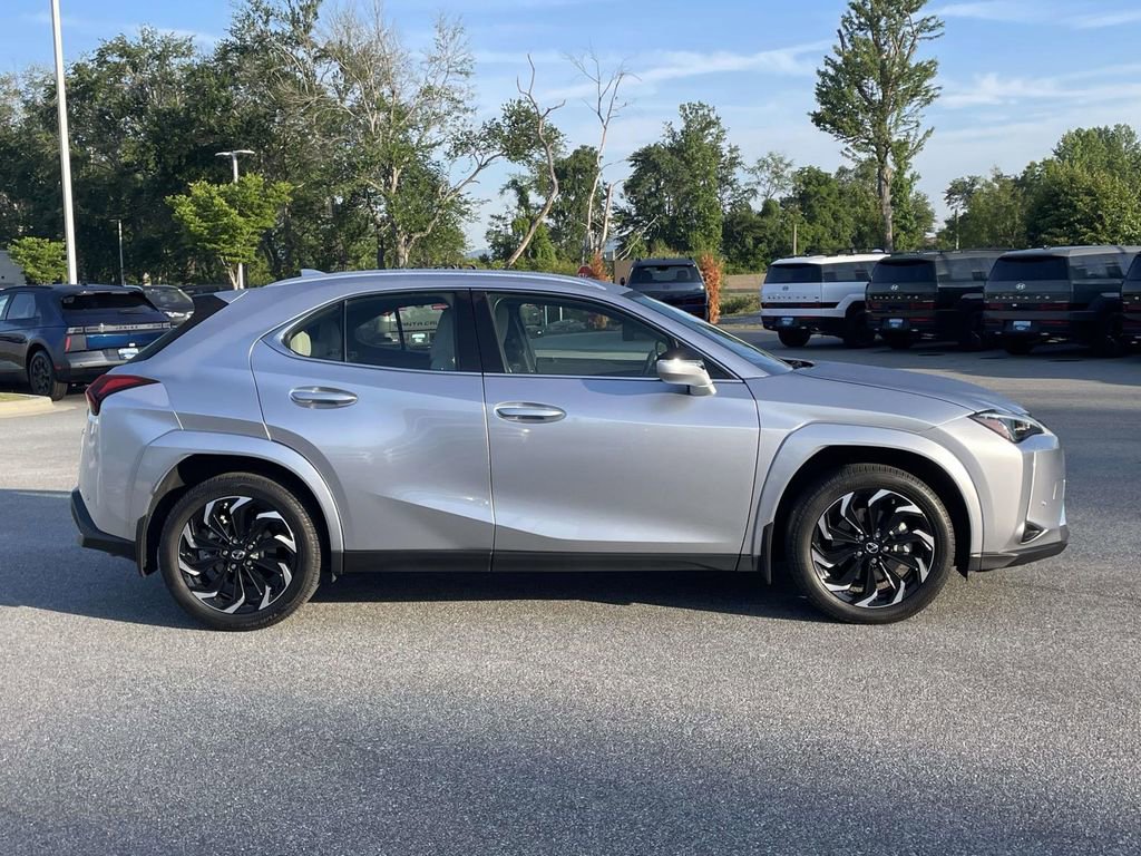 Used 2023 Lexus UX 250h FWD w/ Accessory Package (Z2) image 32