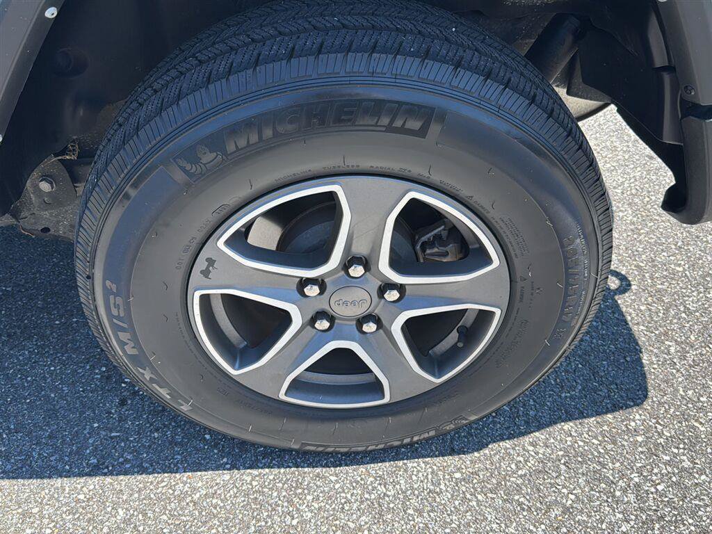 Used 2021 Jeep Wrangler Unlimited Sport AWD/4WD image 11