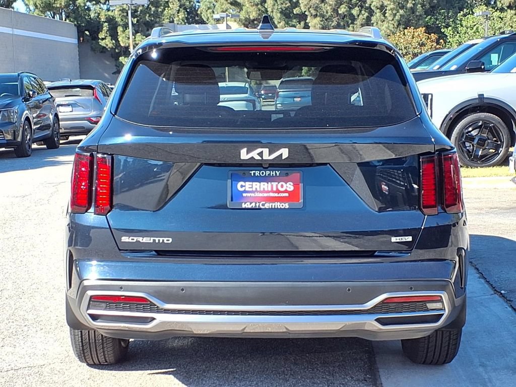 Certified 2023 Kia Sorento EX FWD image 5