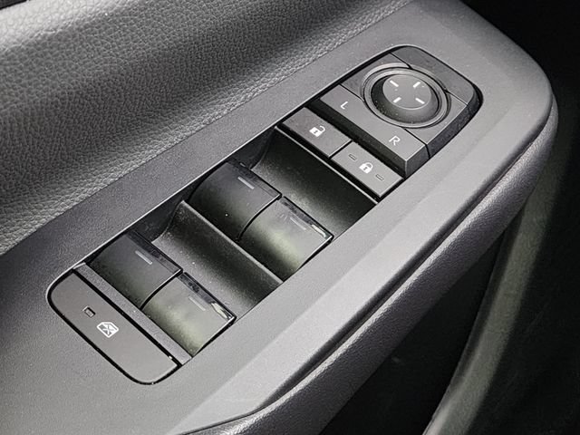 Used 2025 Toyota Prius LE FWD image 27