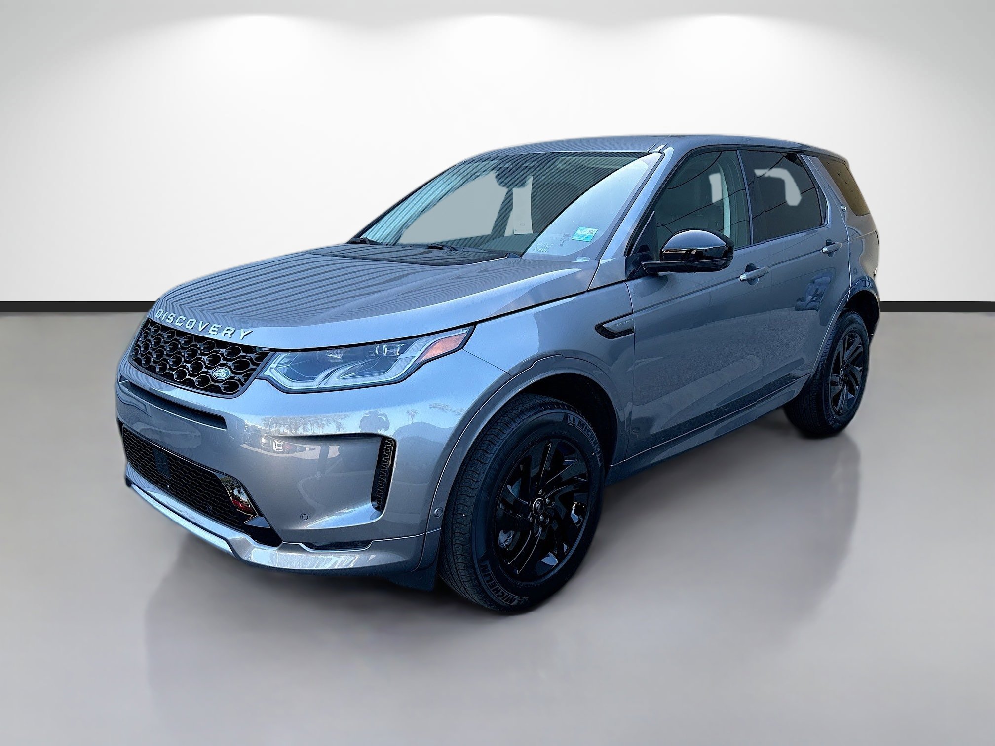 Used 2025 Land Rover Discovery Sport S image 1