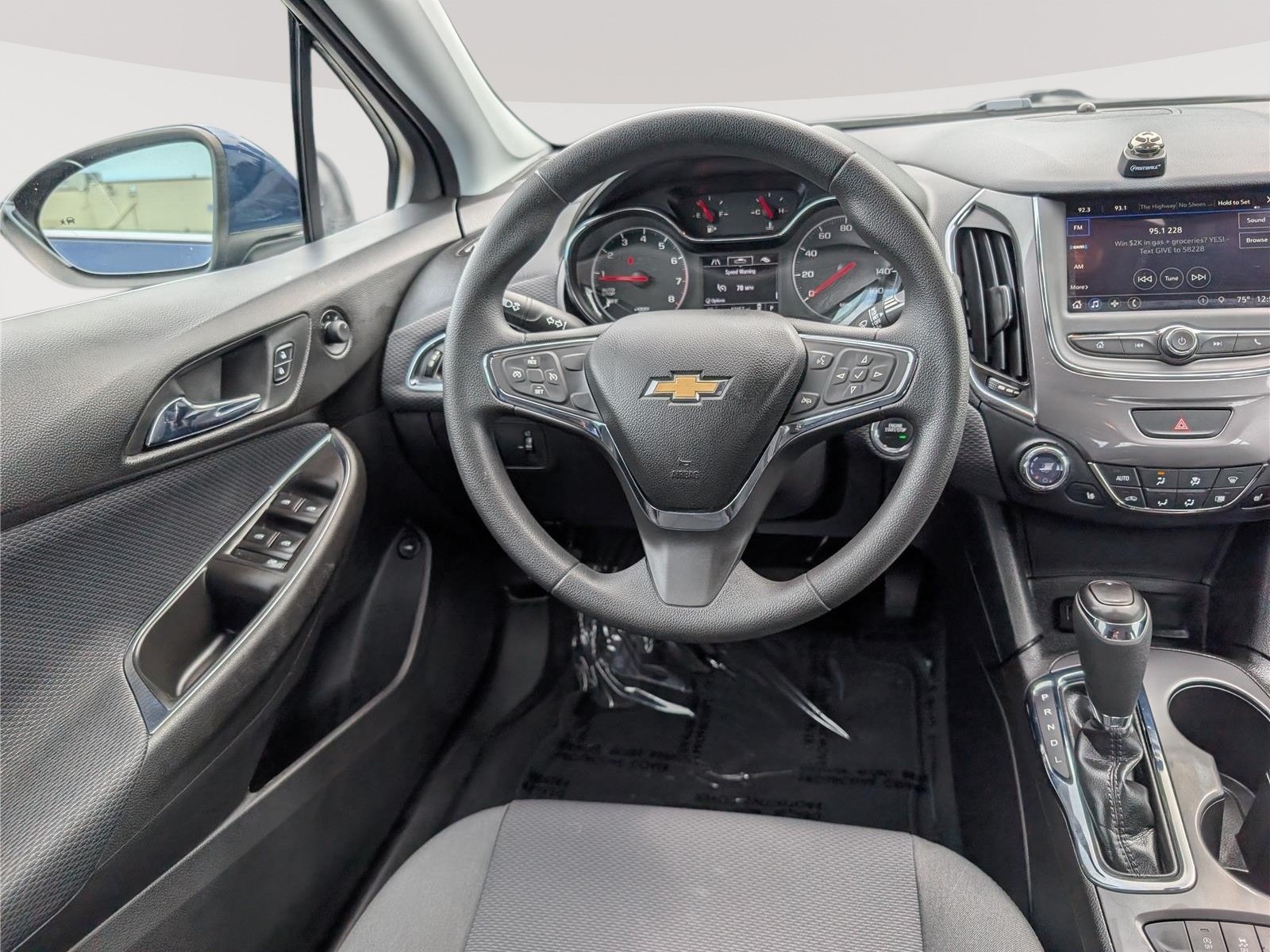 Used 2019 Chevrolet Cruze LT w/ Convenience Package FWD image 17