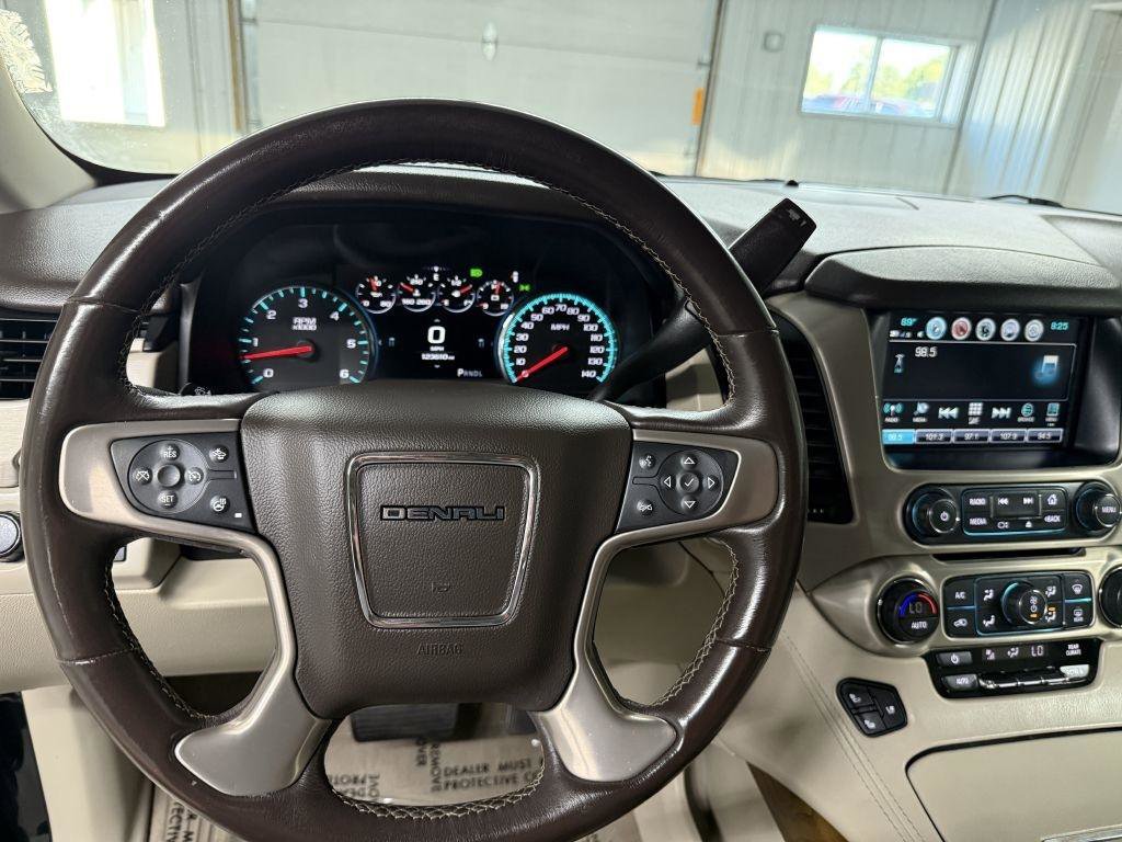 Used 2019 GMC Yukon XL Denali w/ Denali Ultimate Package AWD/4WD image 14