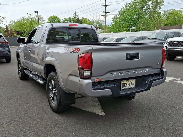 Used 2018 Toyota Tacoma TRD Sport AWD/4WD image 4