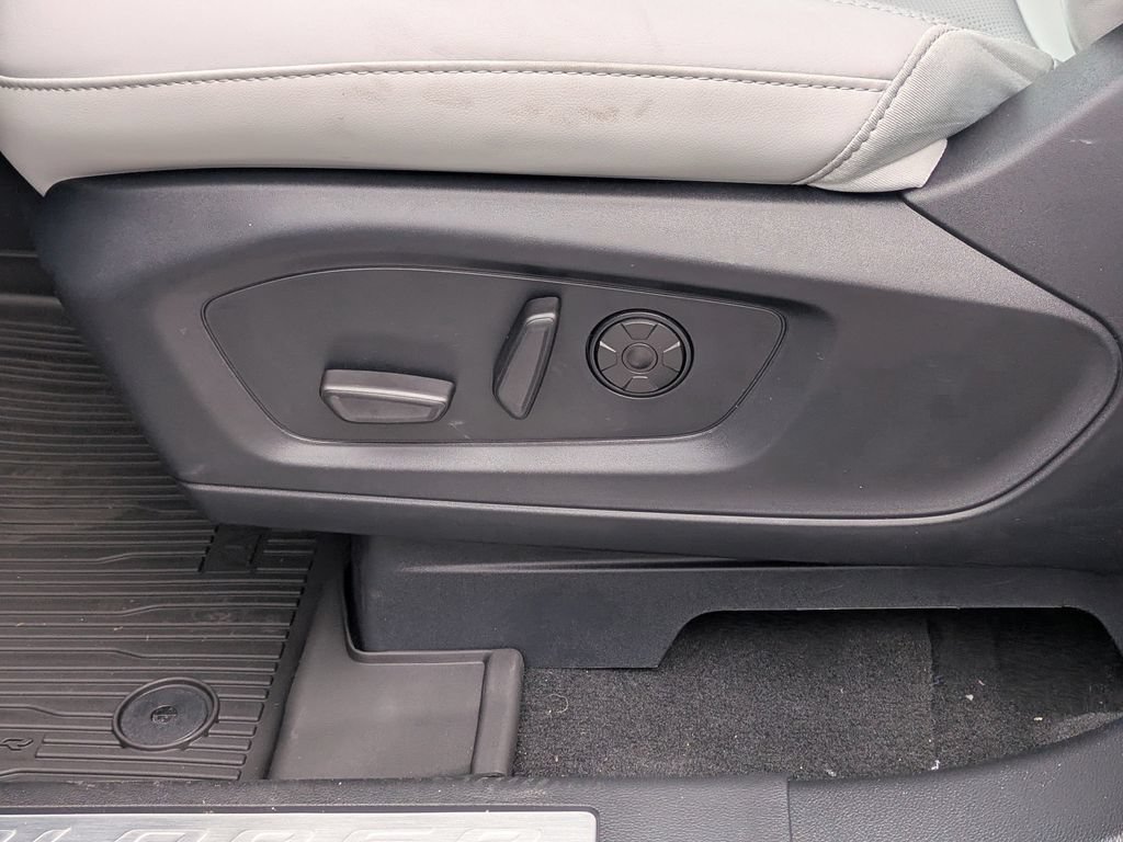 New 2026 Ford Explorer Platinum AWD/4WD image 24