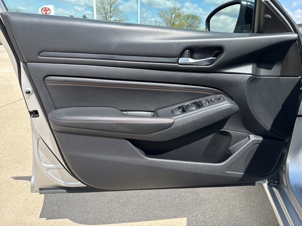 Used 2019 Nissan Altima 2.5 SR FWD image 17