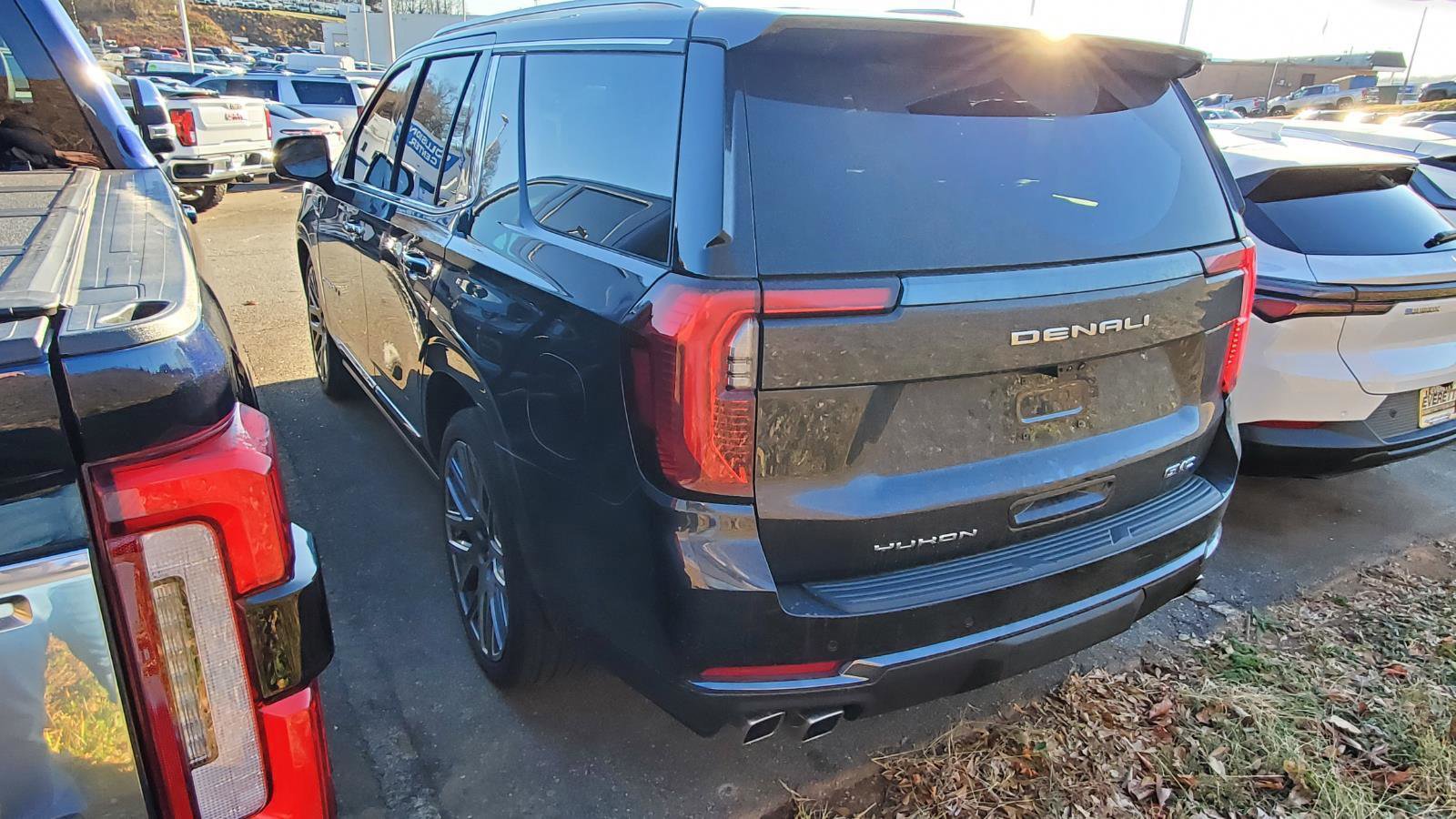 Used 2025 GMC Yukon Denali Ultimate image 9