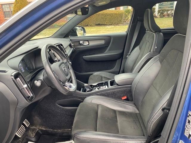 Used 2021 Volvo XC40 T5 R-Design w/ Advanced Package image 19