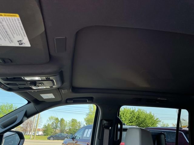 Used 2025 GMC Yukon XL Elevation w/ Elevation Premium Package image 31