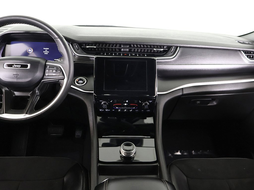 Used 2024 Jeep Grand Cherokee Altitude image 34