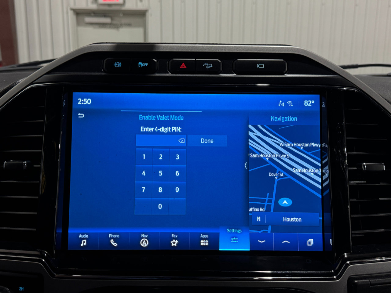 Used 2022 Ford F250 Lariat w/ Chrome Package image 48